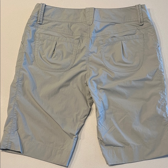 Arc’teryx Women’s Shorts - Picture 3 of 6